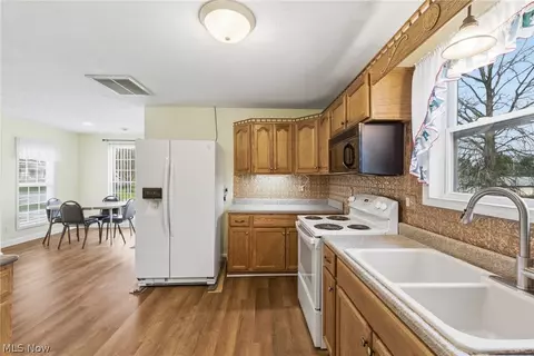 655 Spangler St, Willard, OH 44890 photo 9