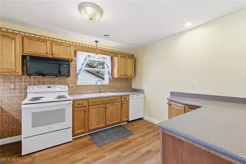 655 Spangler St, Willard, OH 44890 photo 7