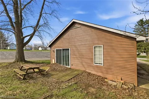 655 Spangler St, Willard, OH 44890 photo 4
