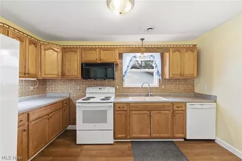 655 Spangler St, Willard, OH 44890 photo 11