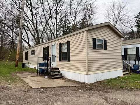 2606 Lincoln Way W #61, Massillon, OH 44647
