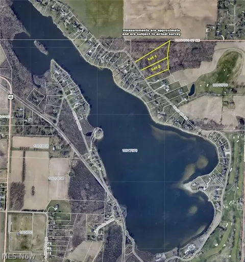 east drive, Hartville, OH 44632