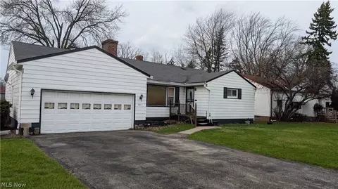 4914 Green Rd, Warrensville Heights, OH 44128