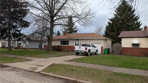 18909 Preston Rd, Warrensville Heights, OH 44128