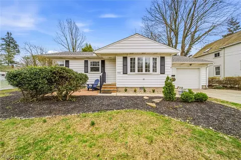 8462 Nowlen St, Mentor, OH 44060