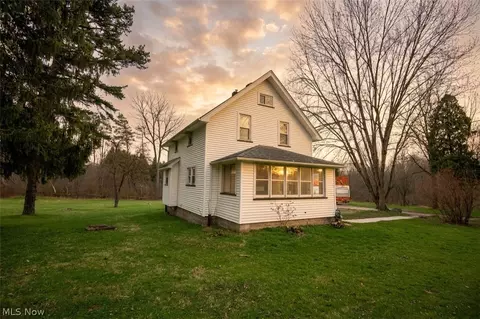 2816 Hoagland Blackstub Rd, Cortland, OH 44410