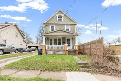 16 Palmetto Ave, Akron, OH 44301
