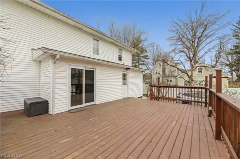 Exterior - 170 E Beech St NE, Alliance, OH 44601 photo 5 of 9