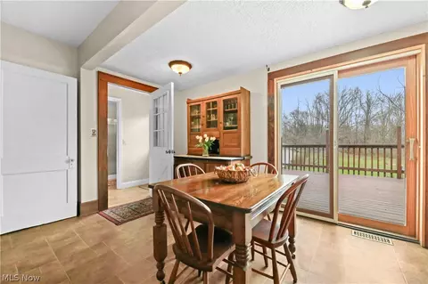 Dining - 170 E Beech St NE, Alliance, OH 44601 photo 3 of 4