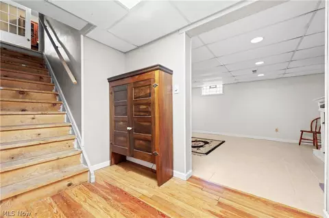 Entry Way - 170 E Beech St NE, Alliance, OH 44601 photo 5 of 5