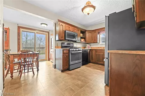 Kitchen - 170 E Beech St NE, Alliance, OH 44601 photo 1 of 3