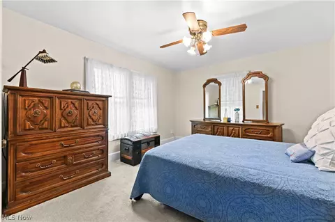 Bedroom - 170 E Beech St NE, Alliance, OH 44601 photo 3 of 6