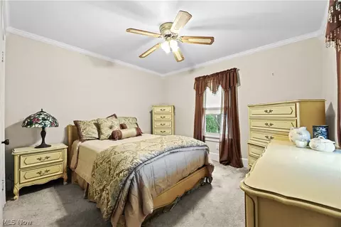 Bedroom - 170 E Beech St NE, Alliance, OH 44601 photo 5 of 6
