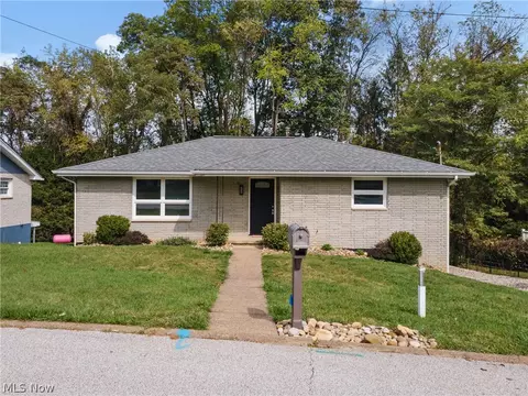 51235 Burrwood Dr, St Clairsville, OH 43947