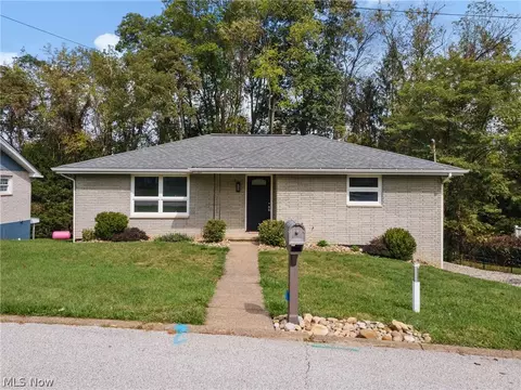 51235 Burrwood Dr, St Clairsville, OH 43947