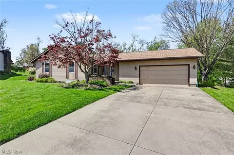 332 Kelly Cir, Zanesville, OH 43701