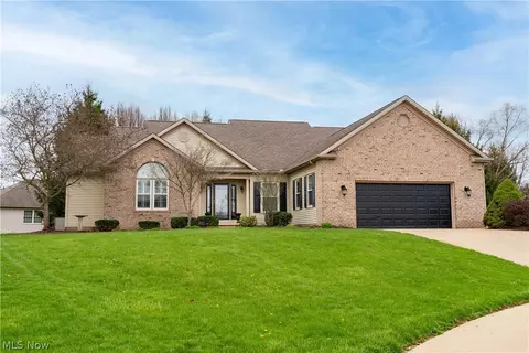 4456 Red Panda Cir NW, Massillon, OH 44646