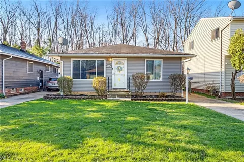 18840 Nitra Ave, Maple Heights, OH 44137