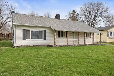 142 Parmely Ave, Elyria, OH 44035 photo 3