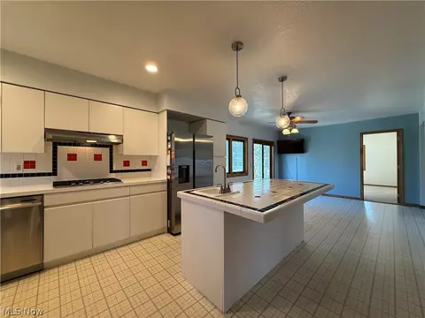 2411 55th St NE, Canton, OH 44721 photo 25