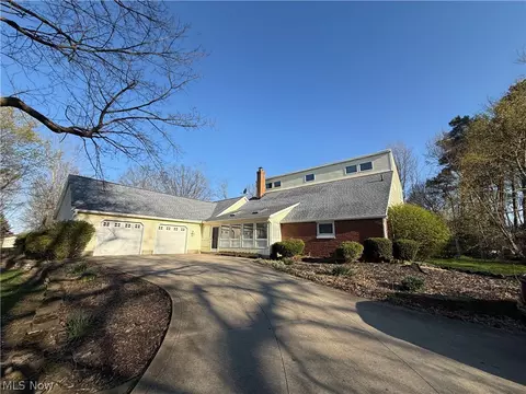 2411 55th St NE, Canton, OH 44721 photo 2