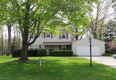 2775 Shady Lake Dr, Vermilion, OH 44089