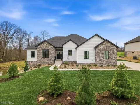6879 Kyle Ridge Pointe, Canfield, OH 44406