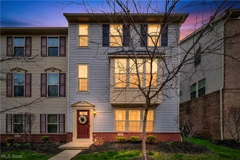 1383 Beach Ave, Lakewood, OH 44107