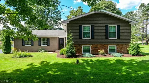 16130 Lucky Bell Ln, Newbury, OH 44065