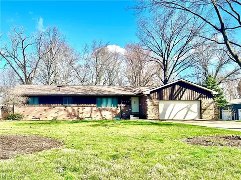 4720 Strouble Dr NW, Canton, OH 44718