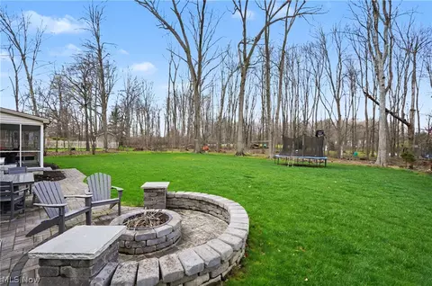 Exterior - 350 Ingram Dr, Boardman, OH 44512 photo 6 of 8