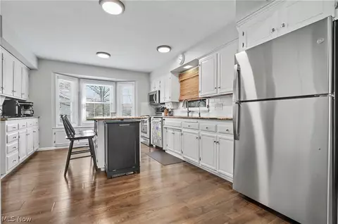 Kitchen - 350 Ingram Dr, Boardman, OH 44512 photo 5 of 5