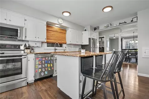 Kitchen - 350 Ingram Dr, Boardman, OH 44512 photo 2 of 5