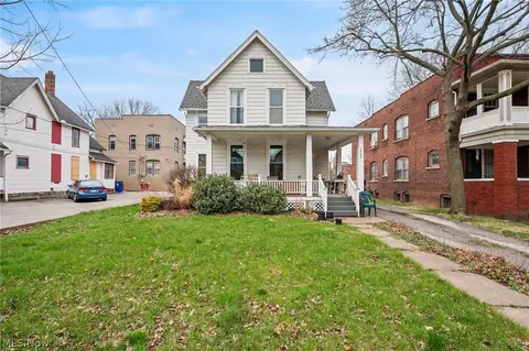 1432 W 110th St, Cleveland, OH 44102