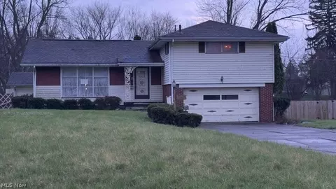 1773 Old Forge Rd, Niles, OH 44446