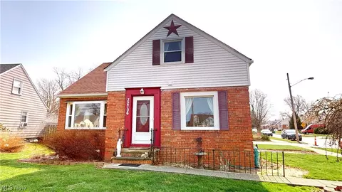 32706 Lake Shore Blvd, Willowick, OH 44095