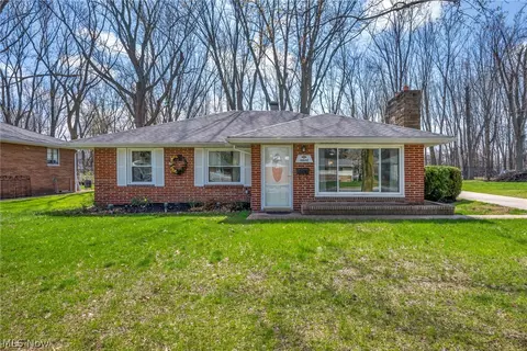 38592 Courtland Dr, Willoughby, OH 44094