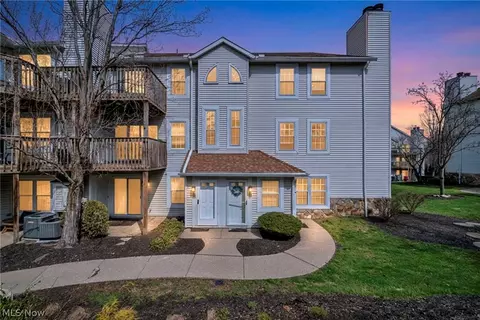 28300 Detroit Rd #D1, Westlake, OH 44145