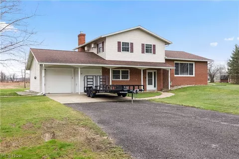 32 Elmwood Dr, Greenwich, OH 44837