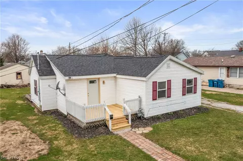 214 Linden St, Port Clinton, OH 43452