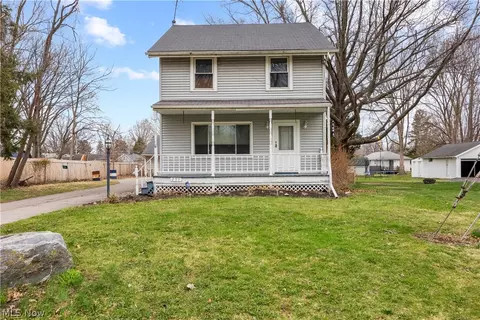255 E 42nd St, Lorain, OH 44052