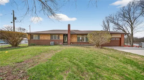 1952 Caroline Ave, Norton, OH 44203