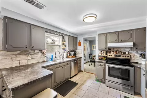 Kitchen - 329 Baldwin Dr, Berea, OH 44017 photo 1 of 1