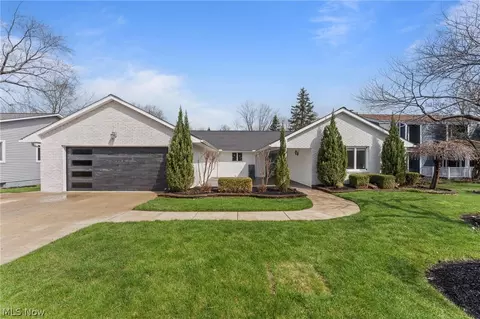 13876 Olde Orchard Rd, Strongsville, OH 44136