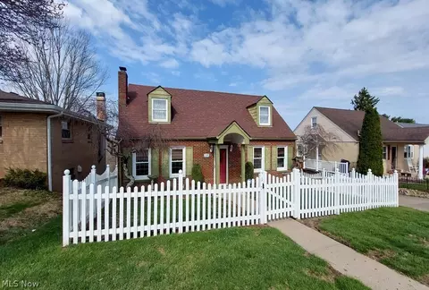 319 Westwood Dr, Steubenville, OH 43953