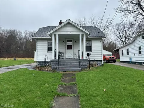 1312 Hamlin Dr, Ashtabula, OH 44004