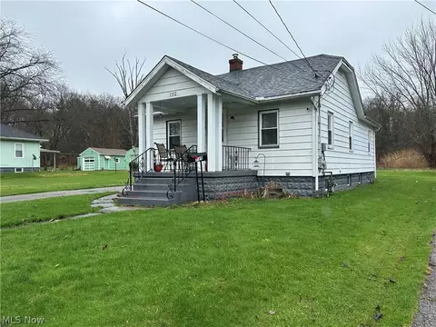 Exterior - 1312 Hamlin Dr, Ashtabula, OH 44004 photo 2 of 4