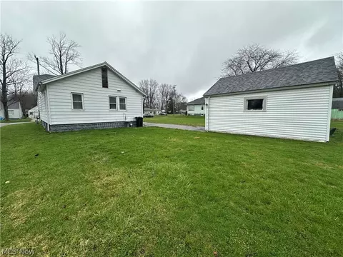 Exterior - 1312 Hamlin Dr, Ashtabula, OH 44004 photo 4 of 4