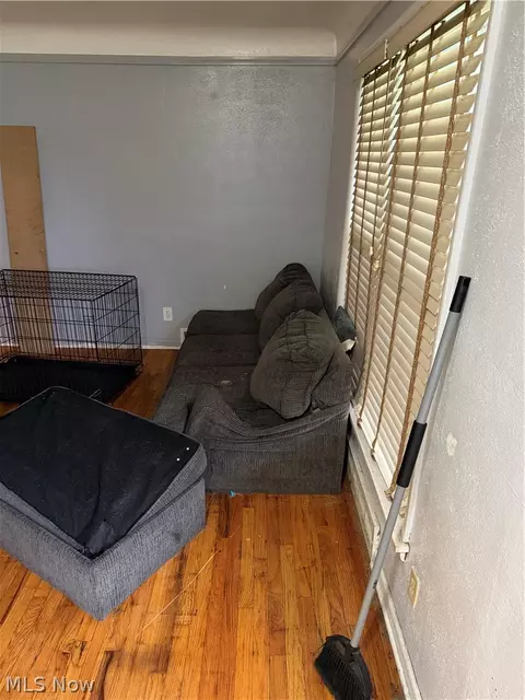 654 E 240 St, Euclid, OH 44123 photo 5
