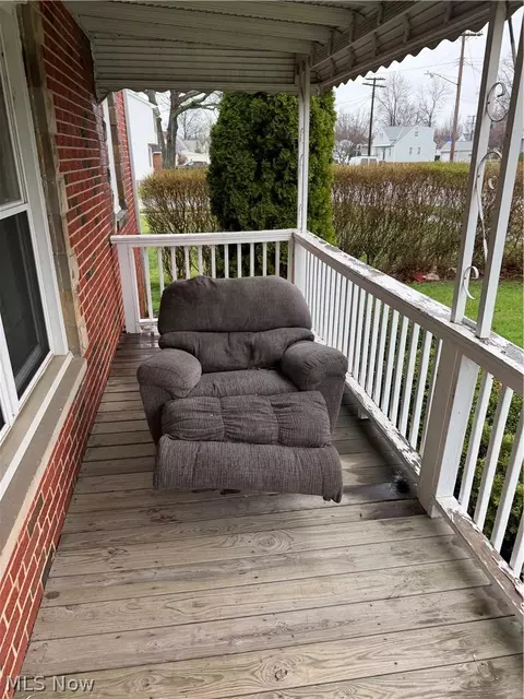 654 E 240 St, Euclid, OH 44123 photo 4
